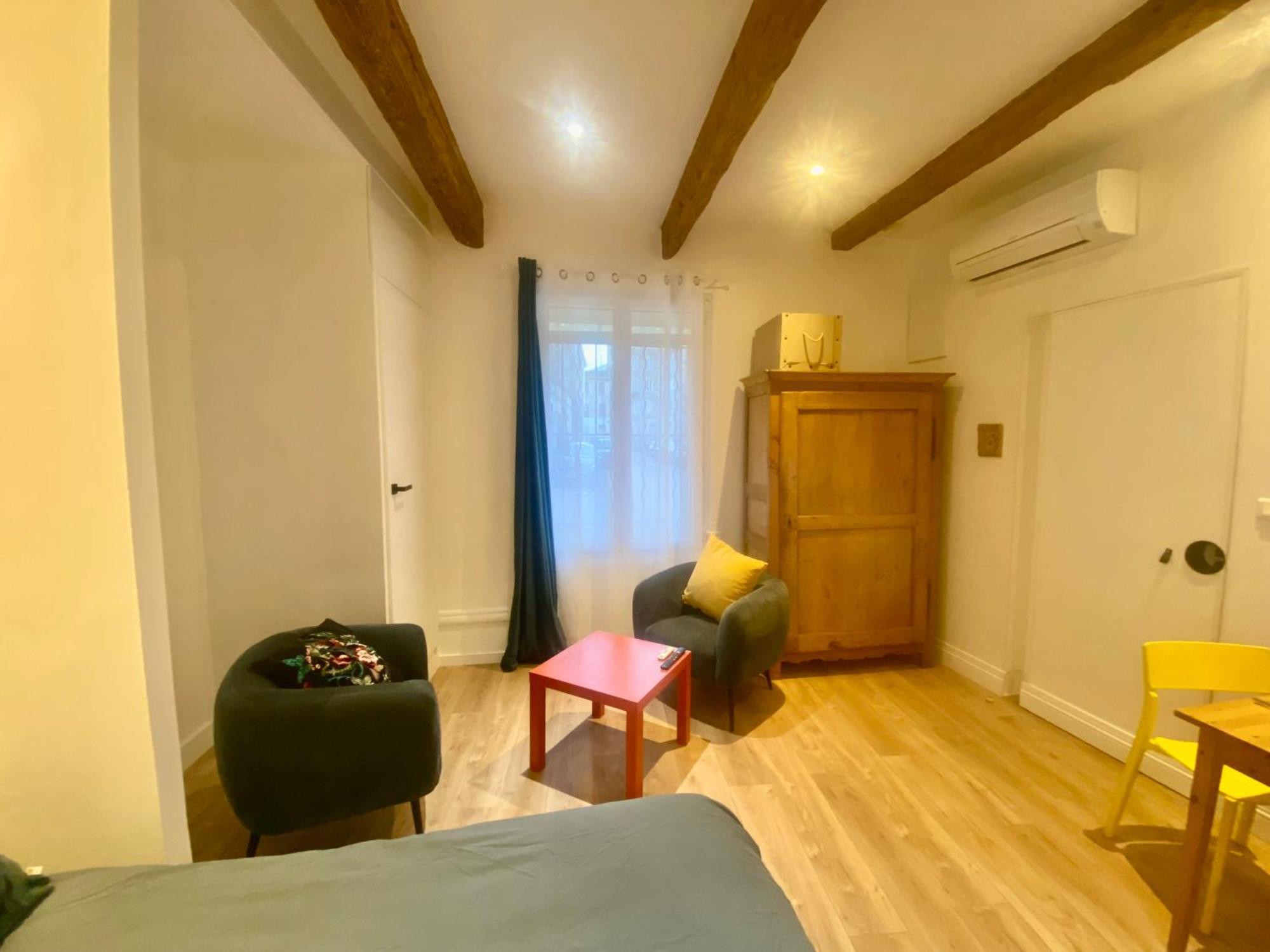 Liberté 1827 Appartement *